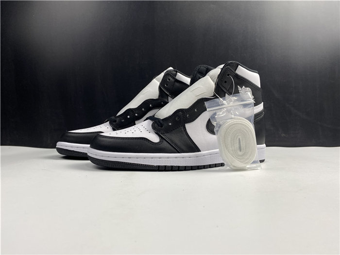 Jordan1 Retro Black White 555088-010