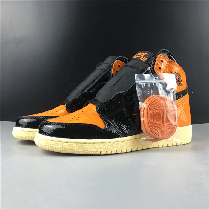 Jordan1 Retro Shattered Backboard 555088-028