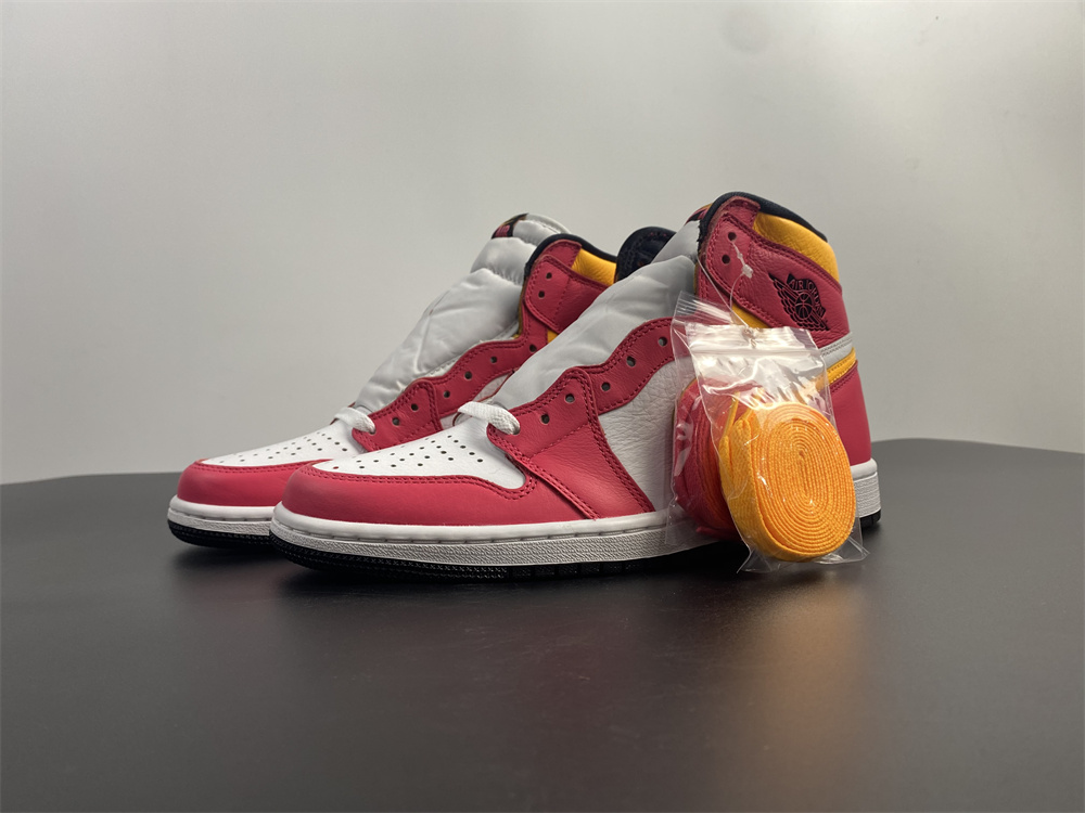 Jordan1 OG Light Fusion Red 555088-603