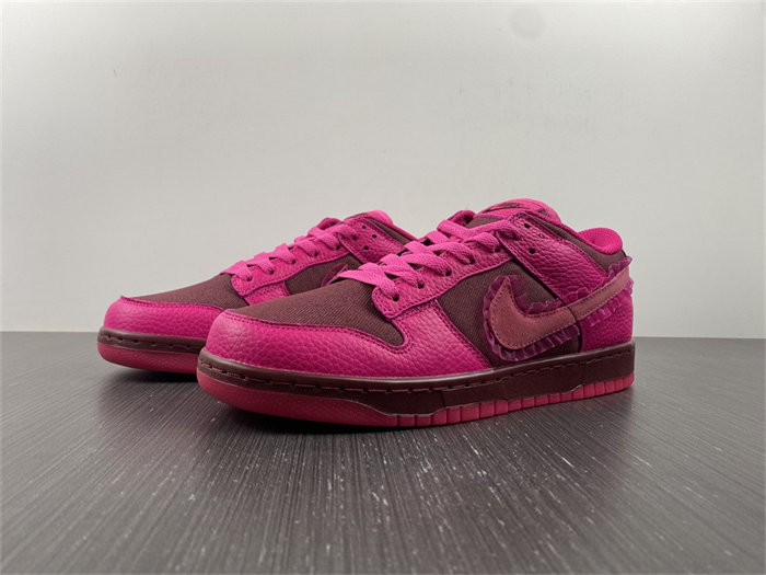 Nike Dunk Low Valentine's Day DQ9324-600