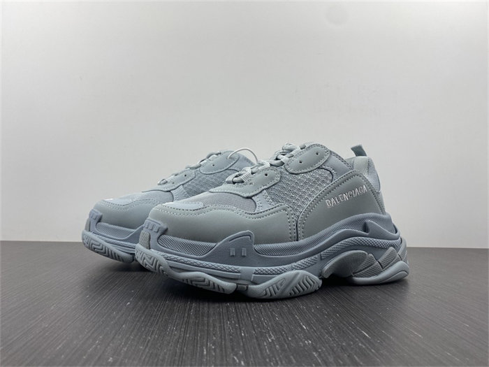 BLCG Triple S Pale Blue 524039 W2FW1 4700