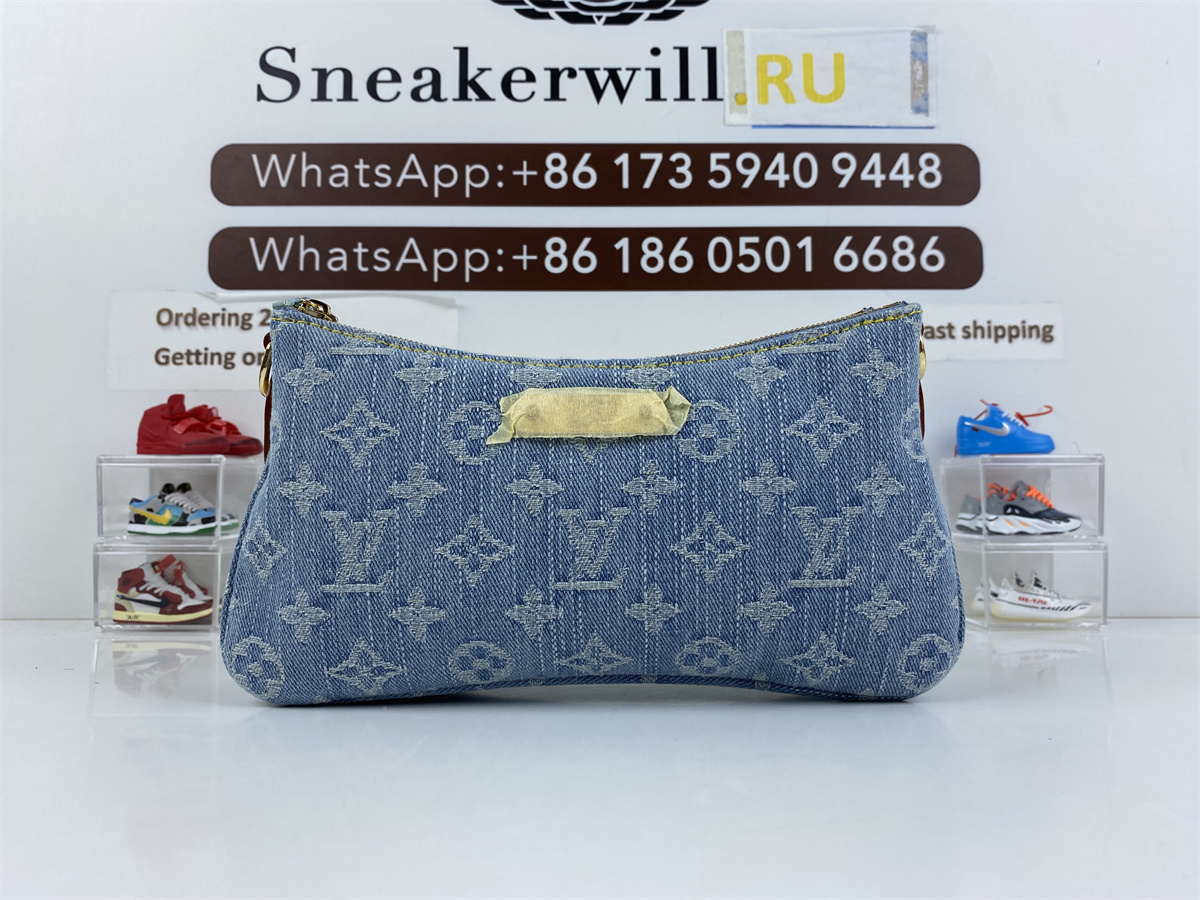 LV Pochette Monogram Blue (24.5x13.5x6.5cm)