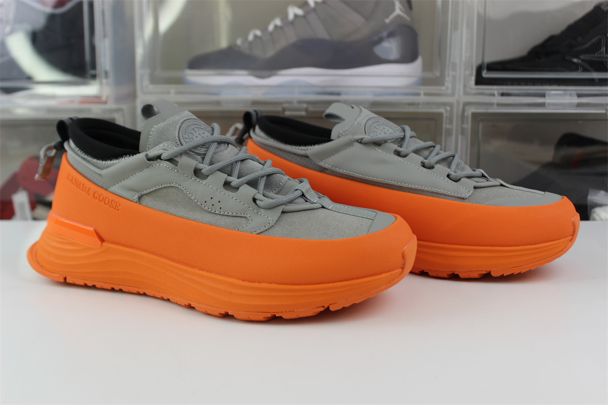 Can*a Go*e glacier trail sneaker grey orange