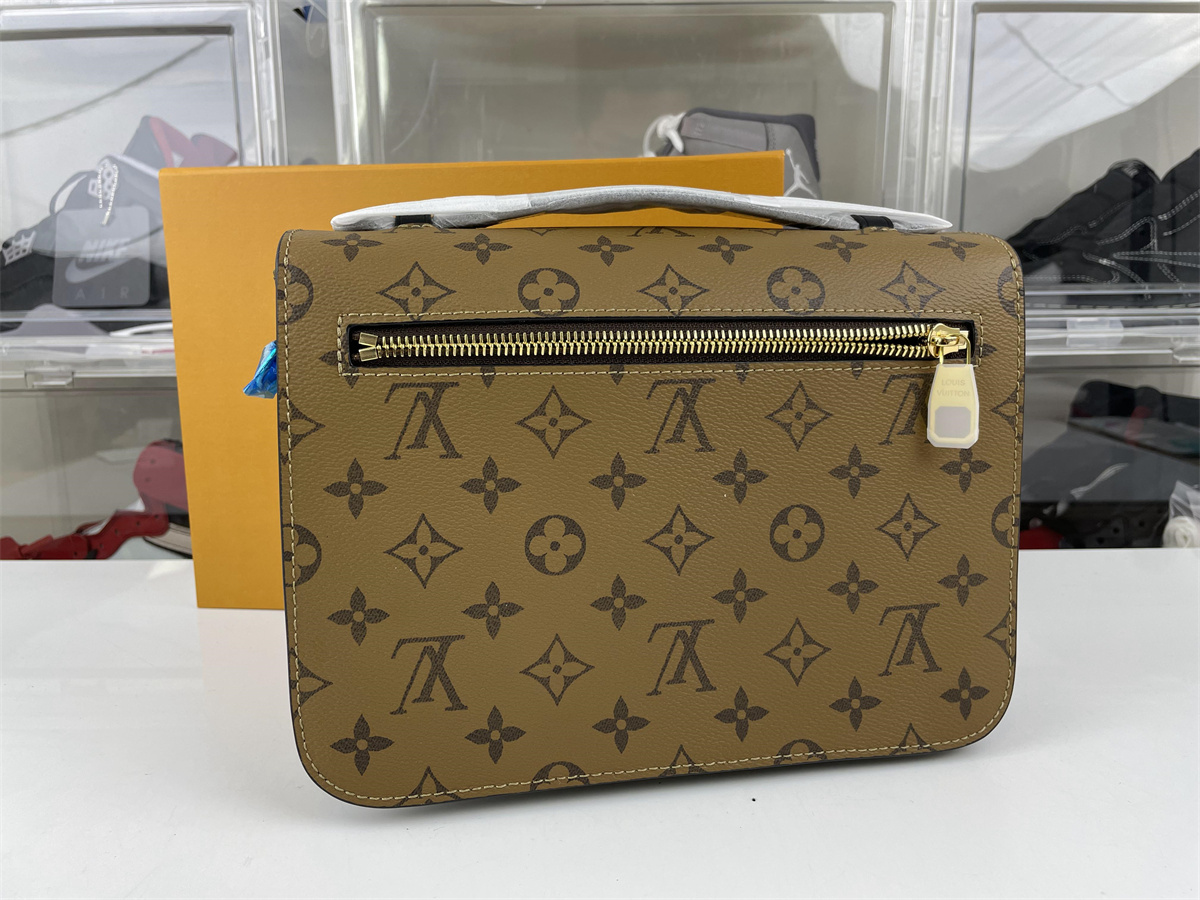 LV Pochette Metis Hand bag ( 25x 9x 17 cm)