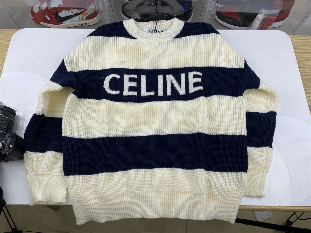 Ce**e clean fit  white blue sweater