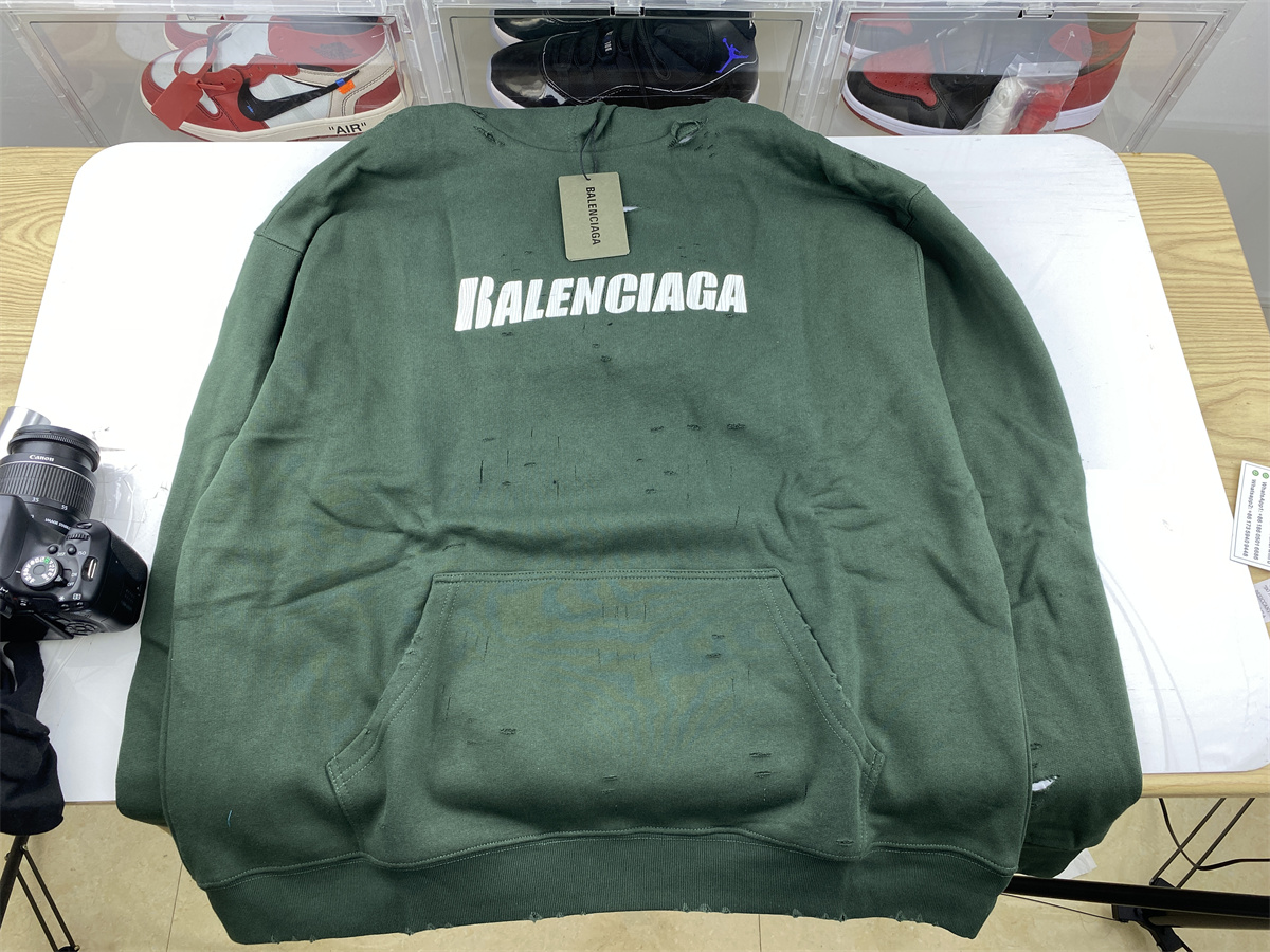 Ba*len*cia*ga green scratch hoodie (fit one size larger than regular one)