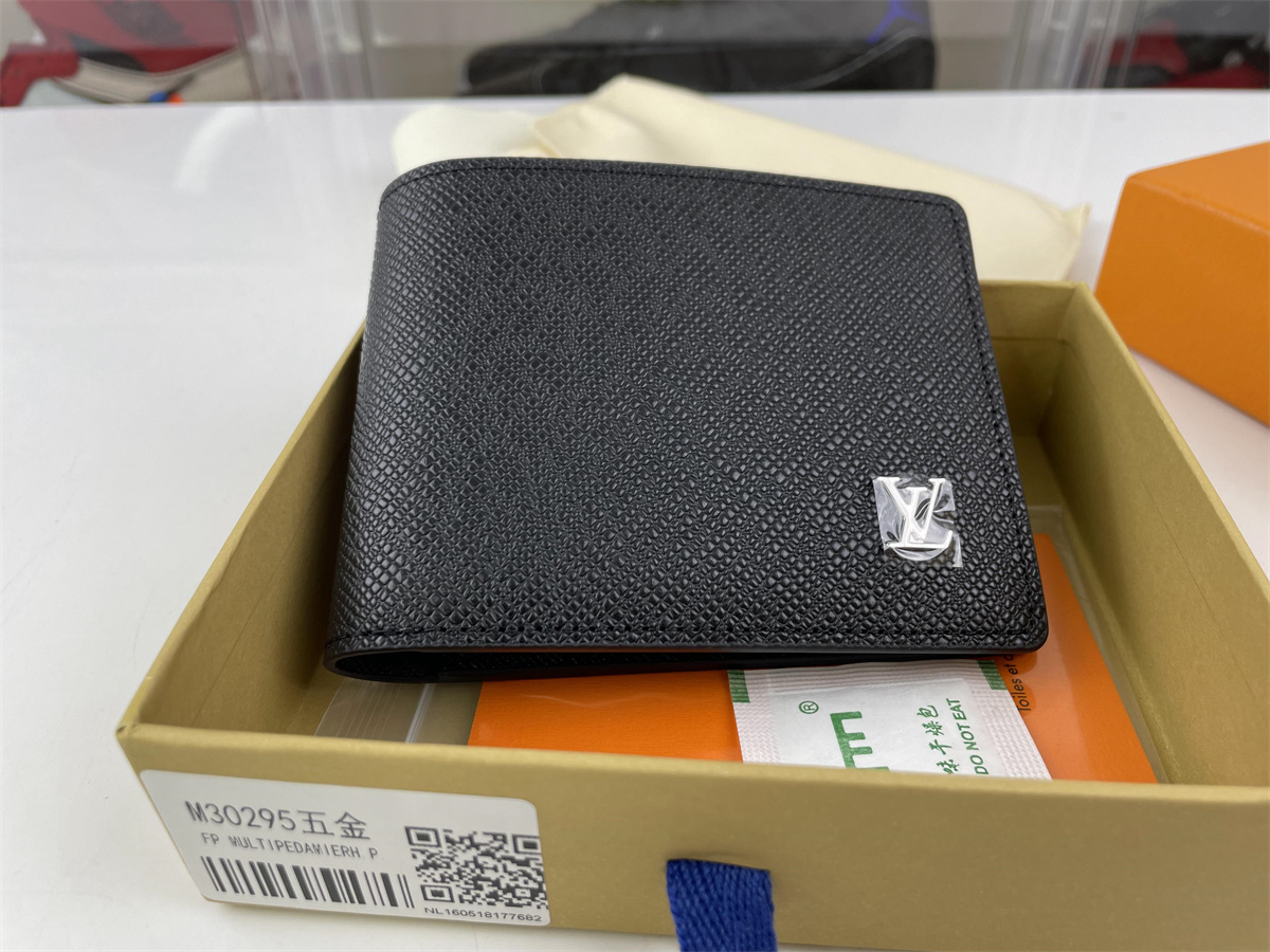 LV Multiple Black Wallet ( 11.5 x 9 x 1.5 cm)