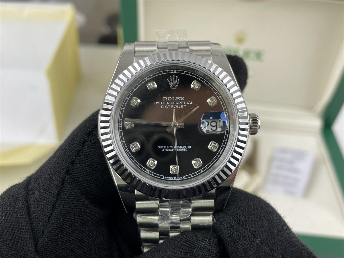 Rolex DateJust Black Dial Plate Silver with Diamonds (41mm)