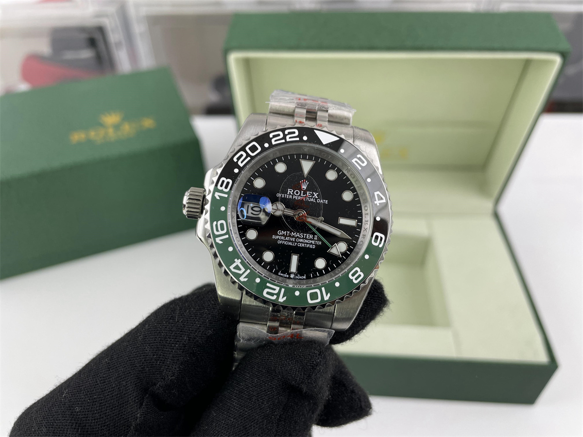 Rolex Oyster Perpetual Date Green Black (41MM)