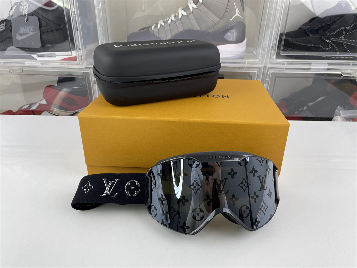 LV Ski Goggles Black