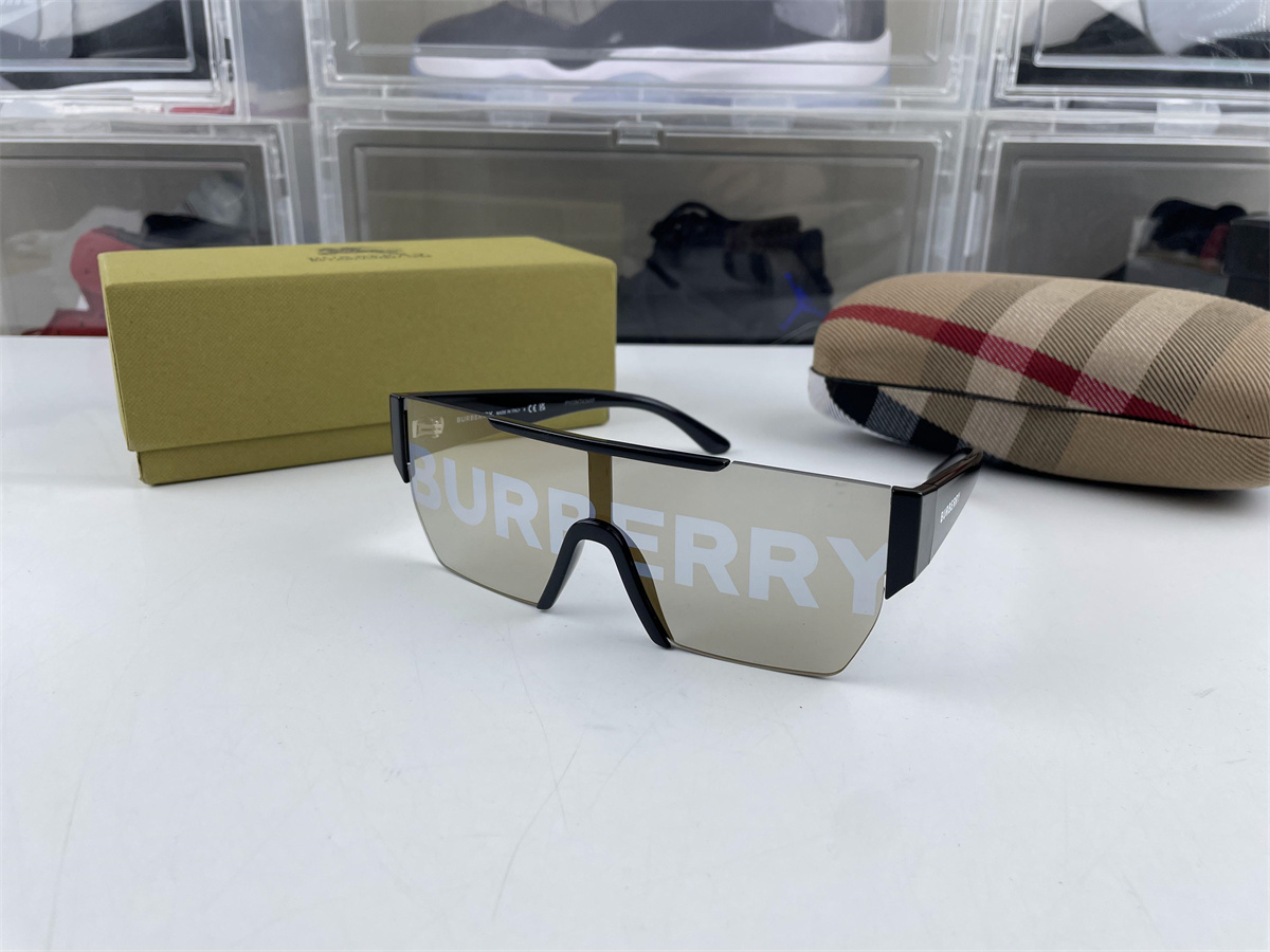 BURBERRY Yellow Reflects Sunglasses