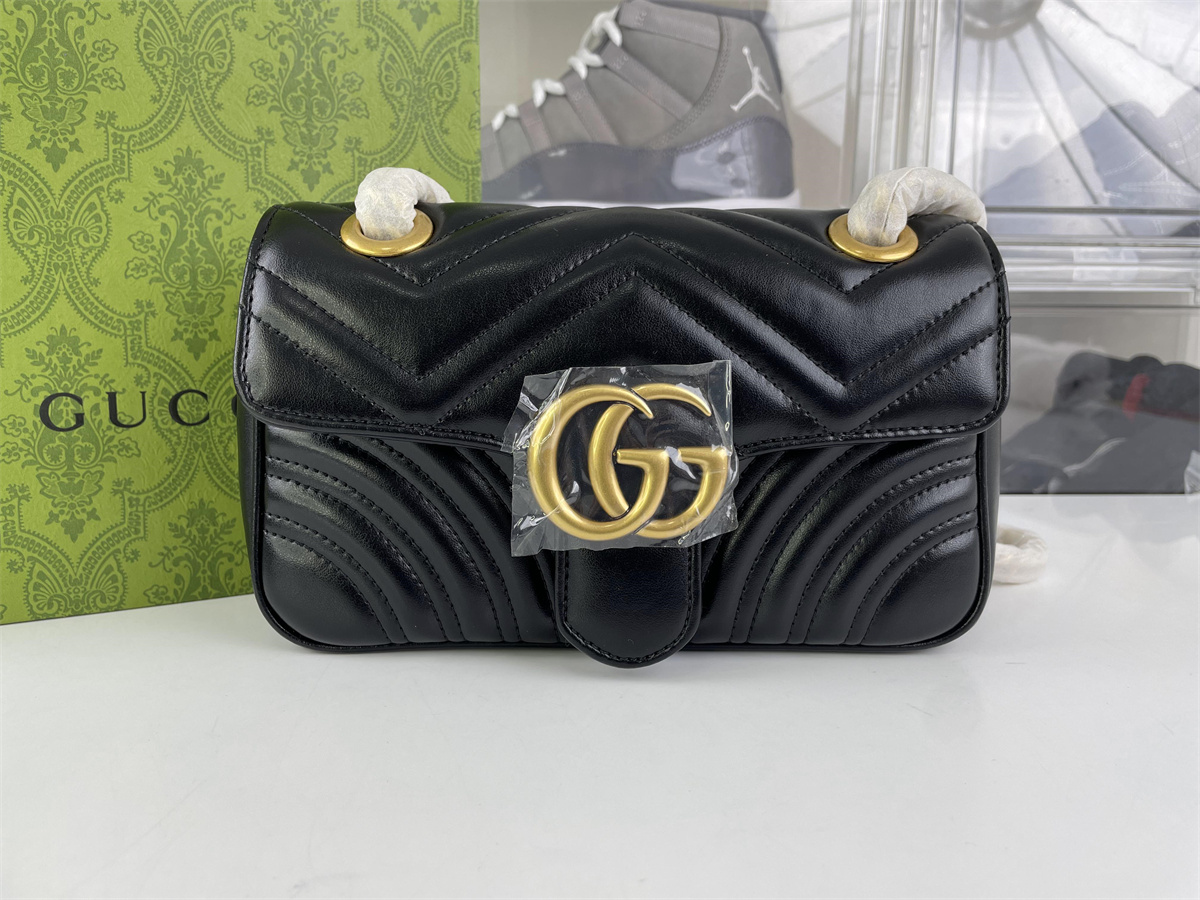 GUCCI Black Marmont bag, (with soft real leather) , 18 x 15 x8 cm