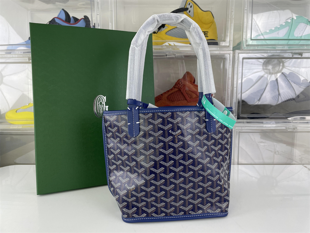 GOYARD Blue Brown Blucket Bag, (28 x 20 x 10 cm)