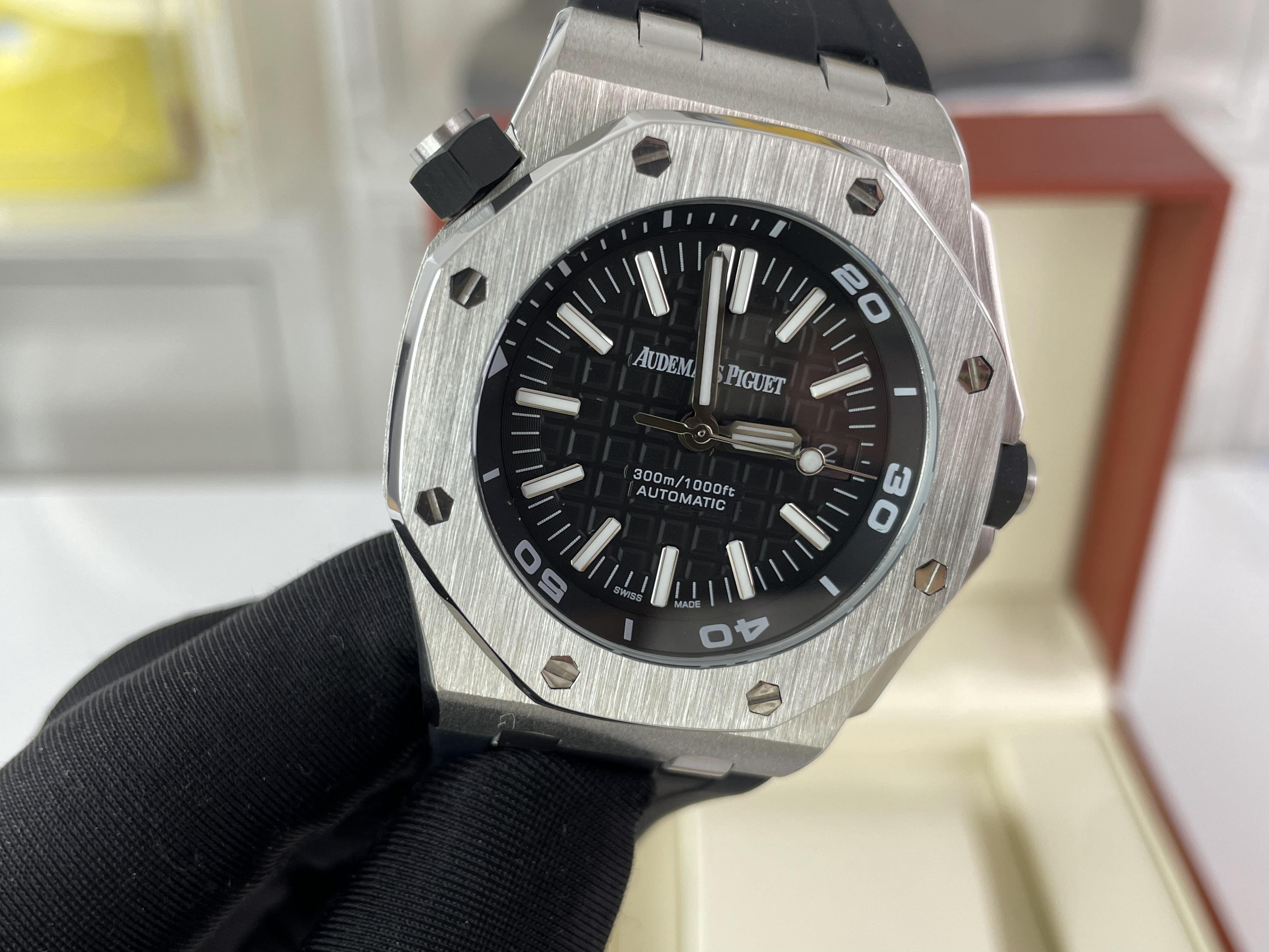 AUDEMARS PIGUET Silver Black Diving watch, 42mm