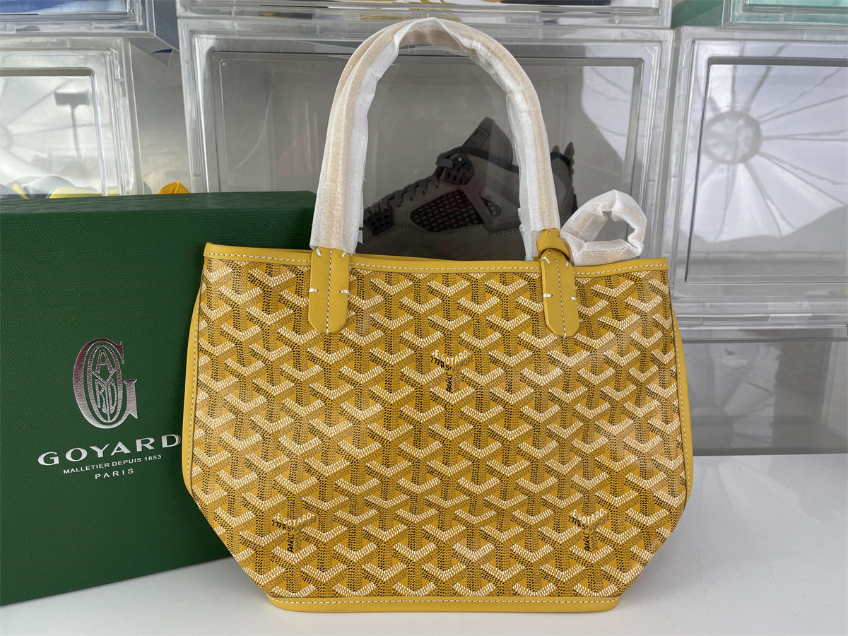 GOYARD Tote Anjou Mini bag Yellow color, (21 x 20 x 10 cm)
