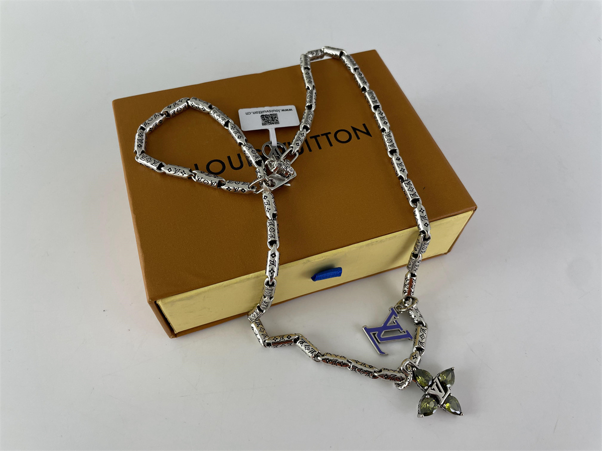LV Louis Vuitton 4 Leafs hanging tag Neclace Chain, 60cm