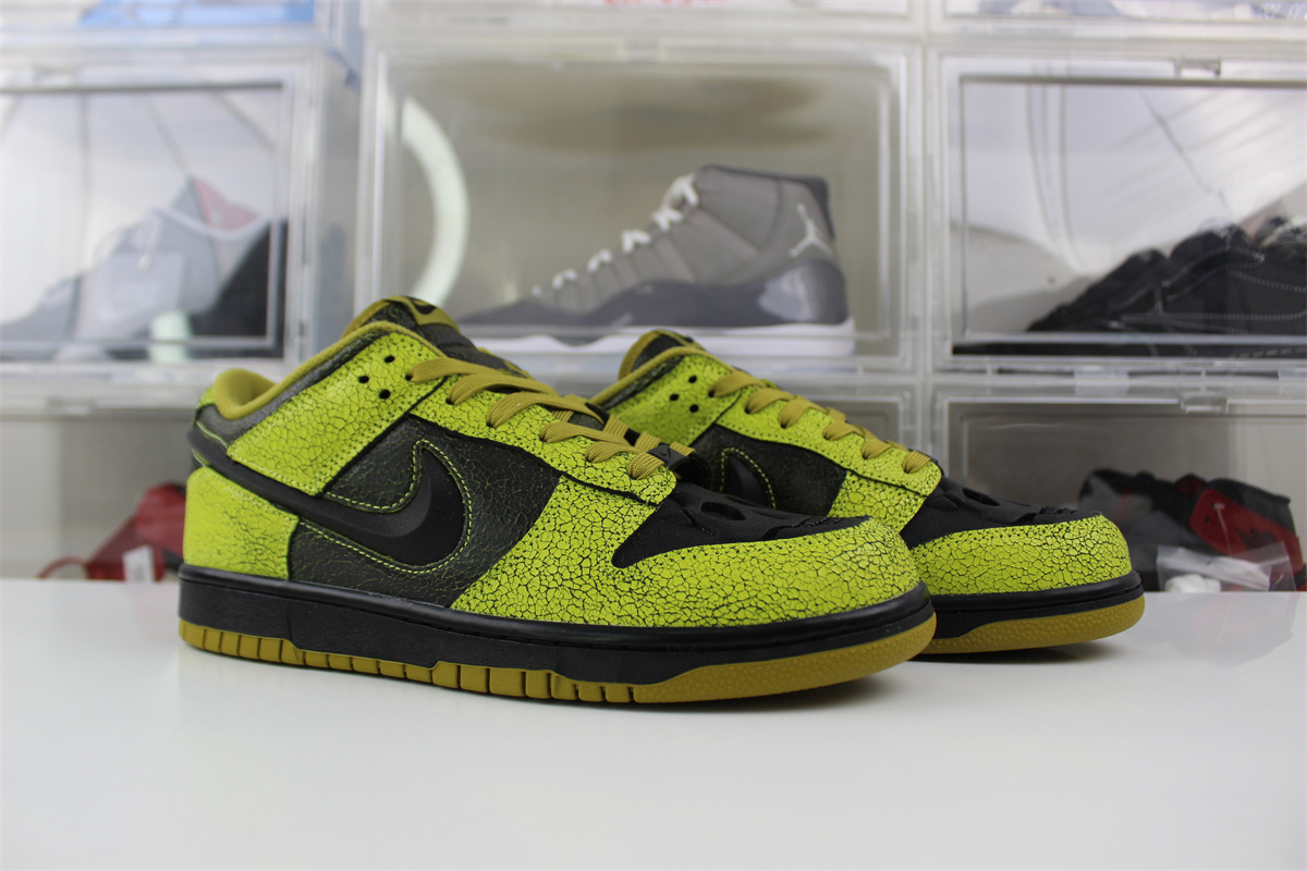 Nike Dunk Low “Halloween”