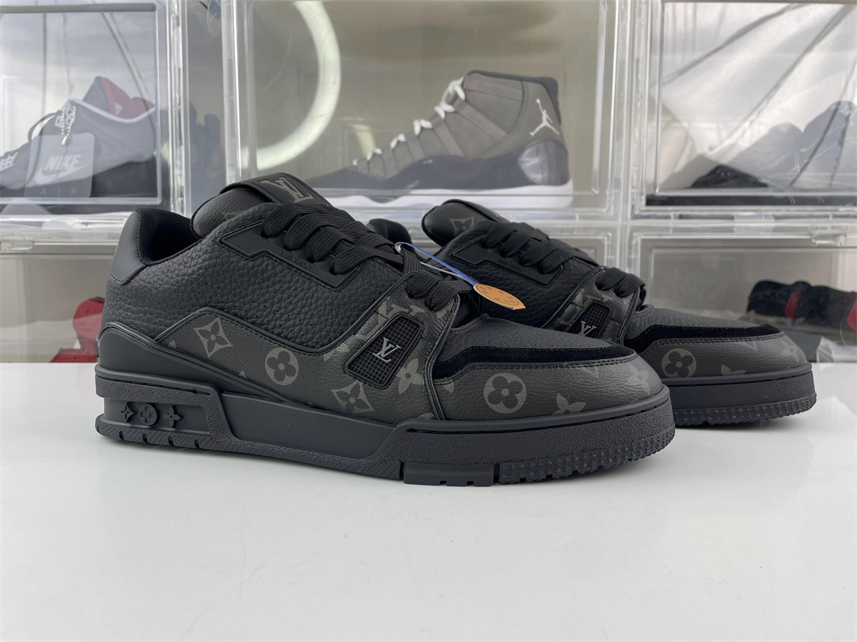 Louis Vuitton LV trainer Black