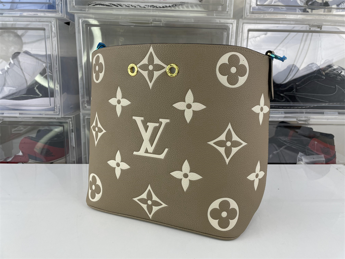 LV Tan color Never full Bucket bag Mid size  M45555