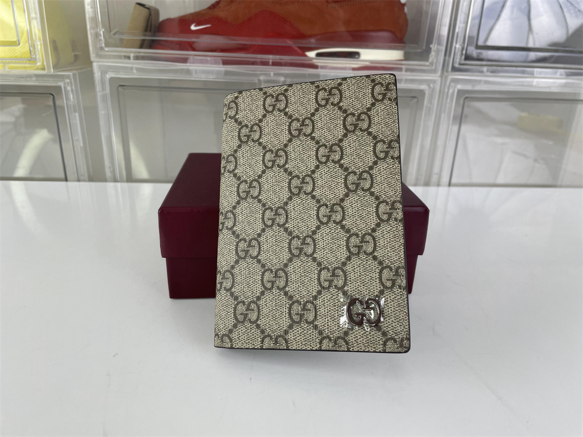 GUCCI Passport