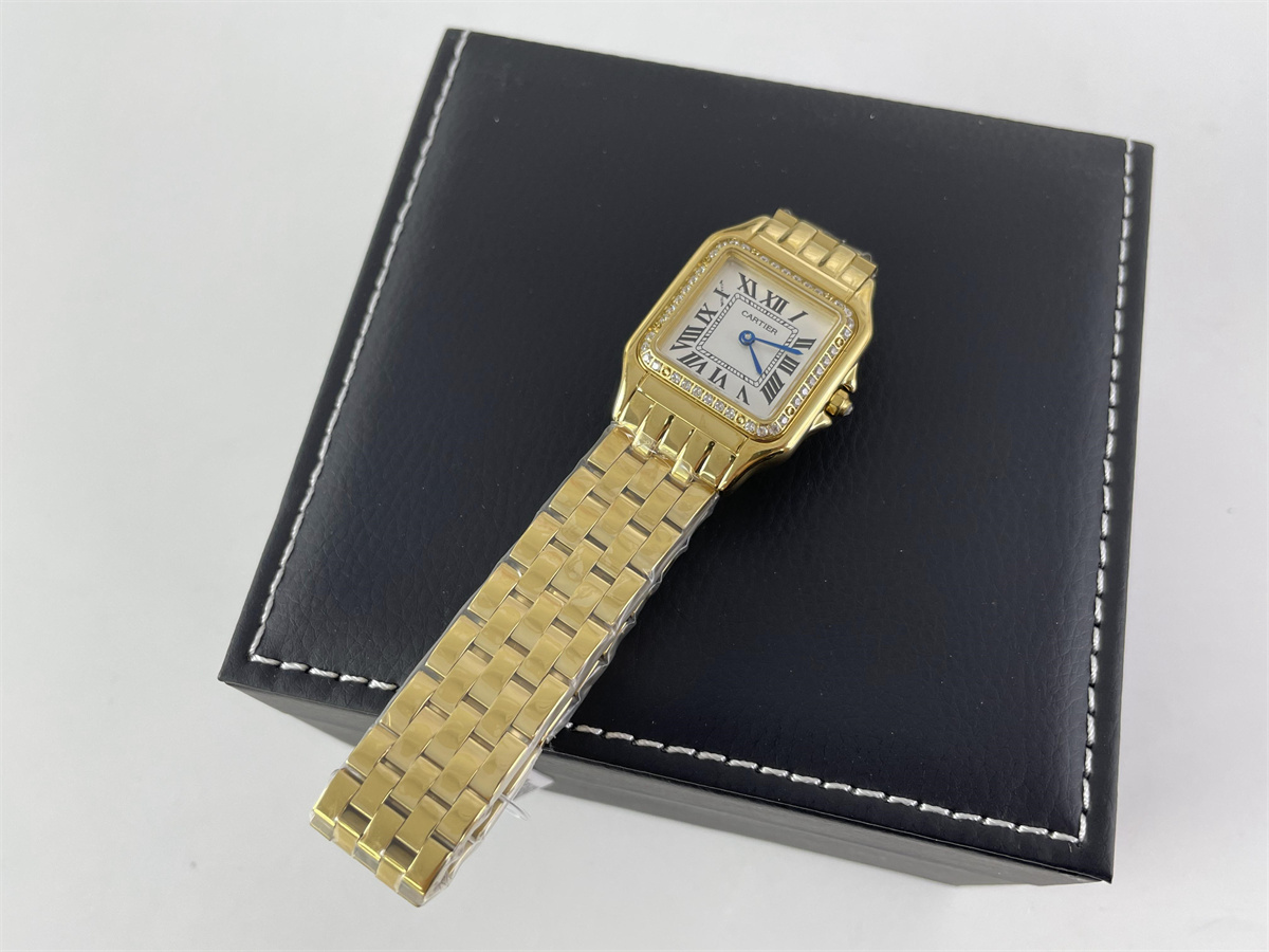Panthere de Cartier Yellow Gold Quartz watch with Zircon stone, (27 x 37 mm)