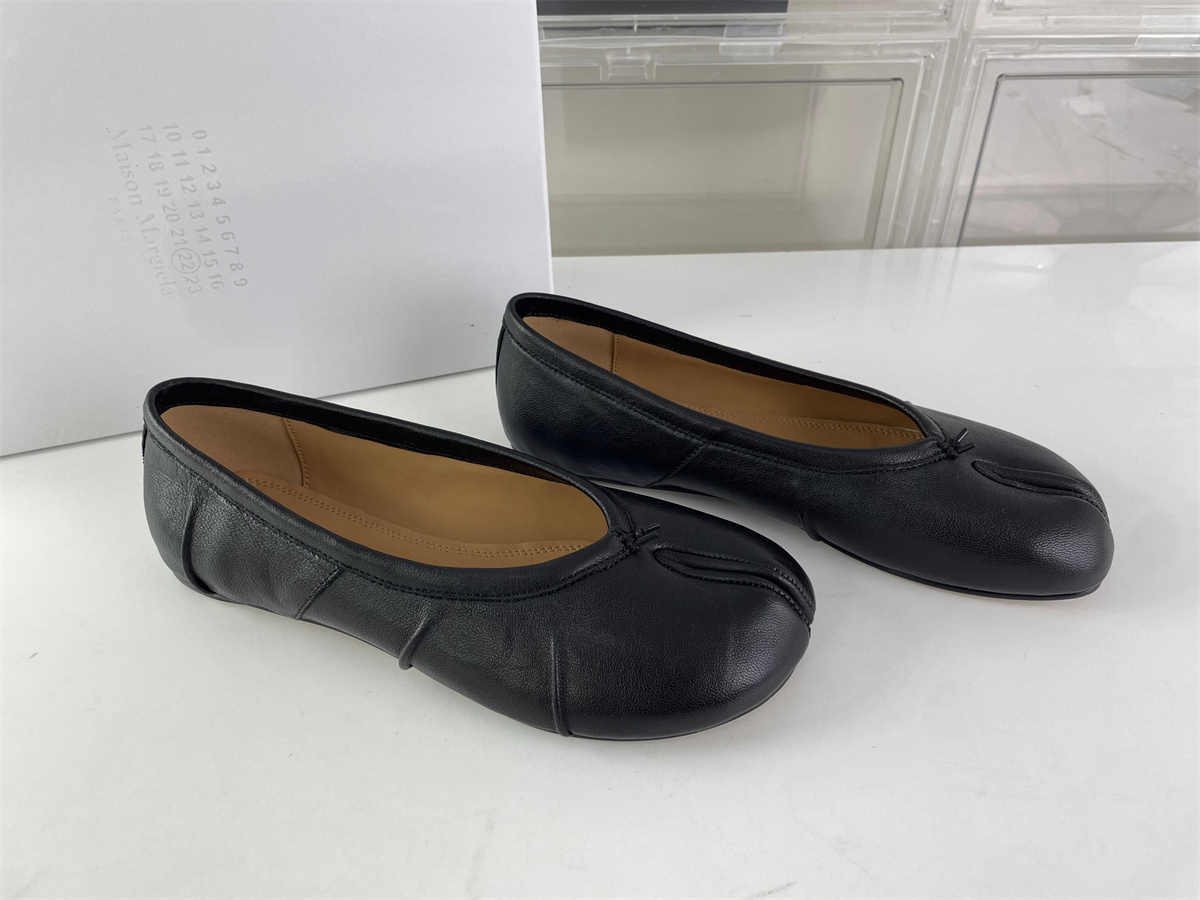 Maison Margiela Lady's Black Leather sheep toe shoes, (EU35-42)