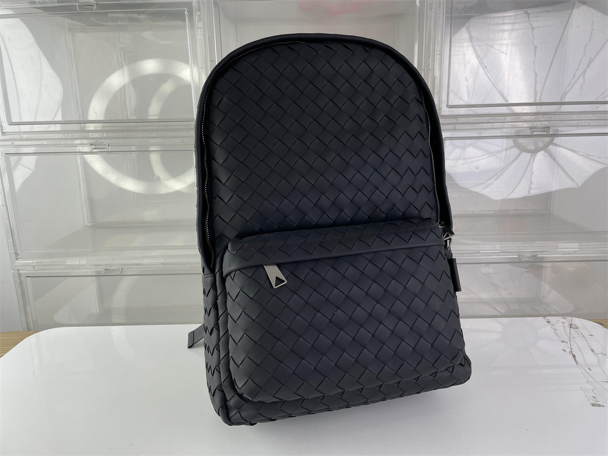 BOTTEGA VENETA Black Leather Intrecciato Backpack, (46 x 30 x 14 cm)