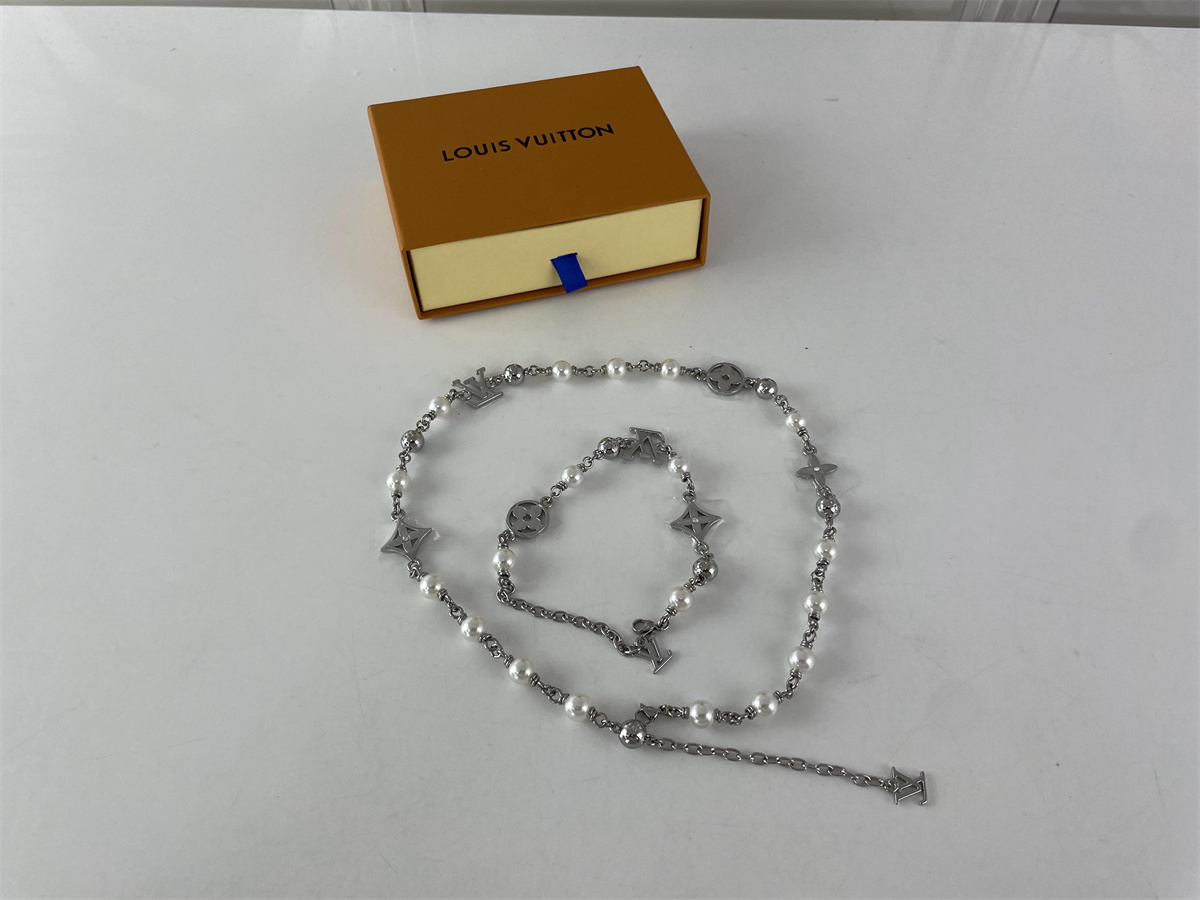 LV Louis Vuitton a set of Chain & Bracelet together, (chain 60cm,  bracelet 25cm)