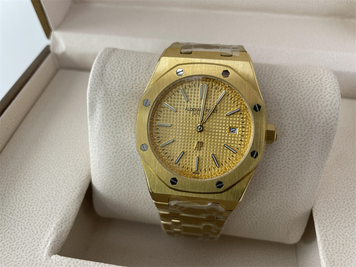 AP AUDEMARS PIGUET Yellow Gold Automachine Watch, 40mm