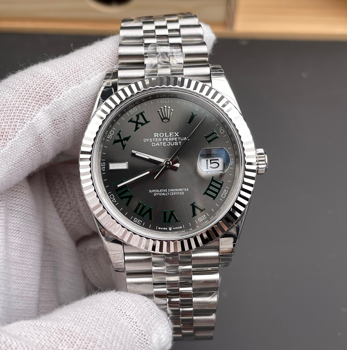Rolex DateJust Silver Grey with Green clock words automachine watch, 41mm
