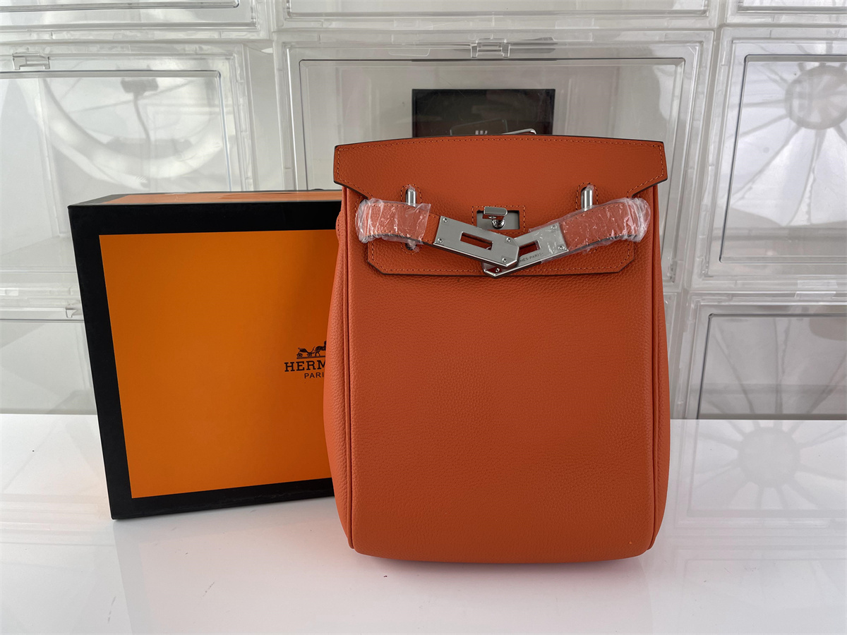 Hermes Hac a Dos Togo Orange Leather chest bag, 18cm
