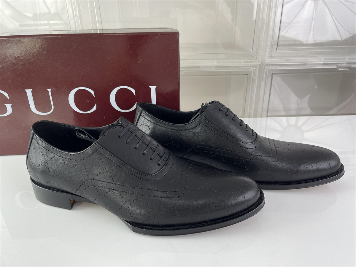 GUCCI Black Loafer Dressing shoes with small holes, (EU38-46)