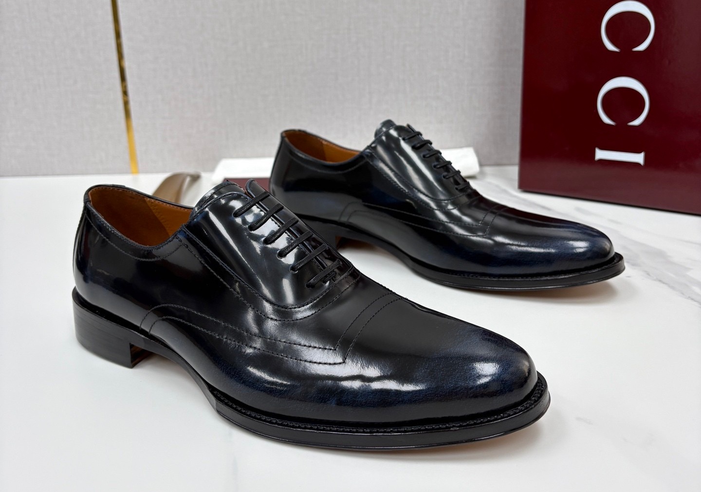 GUCCI male Cowhide Leather Dressing shoes Black color, (EU38-46)
