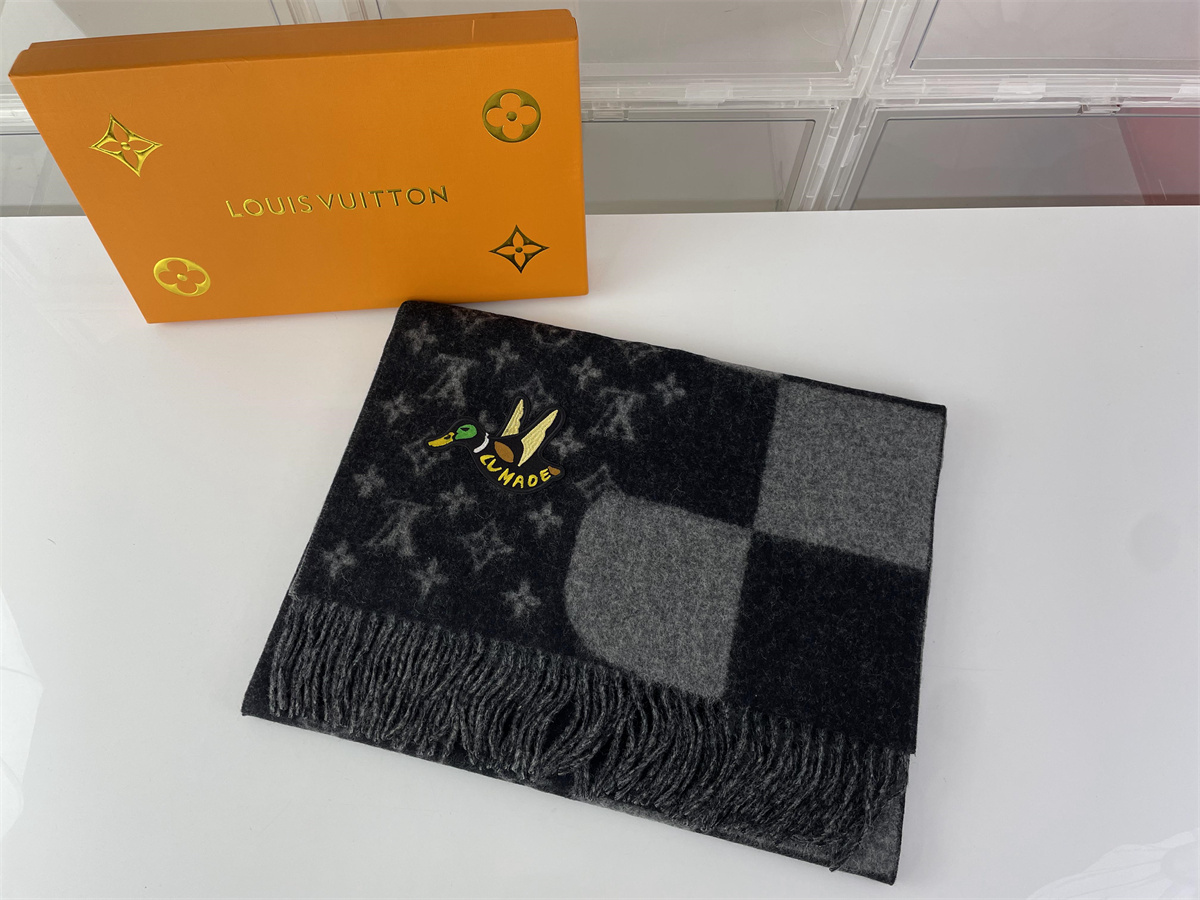 LV Louis Vuitton Black Grey Duck label woolen scarf